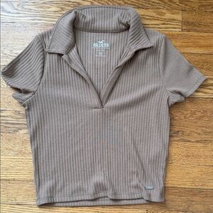 Hollister Women's Taupe Ribbed cropped Short Sleeve Top